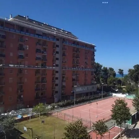 Park & Seafront Pescara アパート *